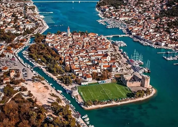 Апартаменты Carera Трогир