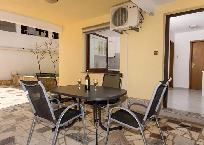 Апартаменти Carera Трогір