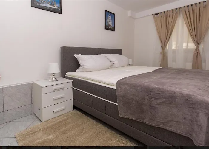 Carera * Трогир