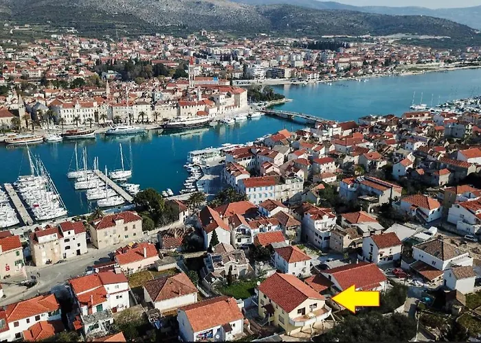 Апартаменти Carera *