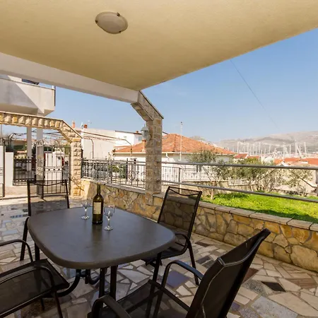 Carera Apartmán Trogir