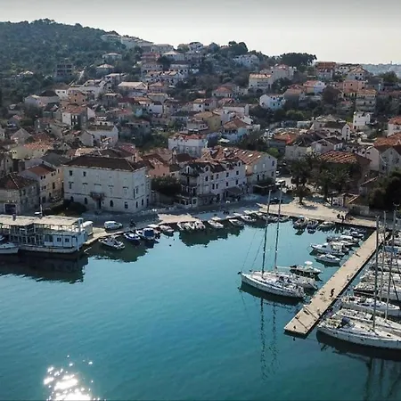 Carera アパート *